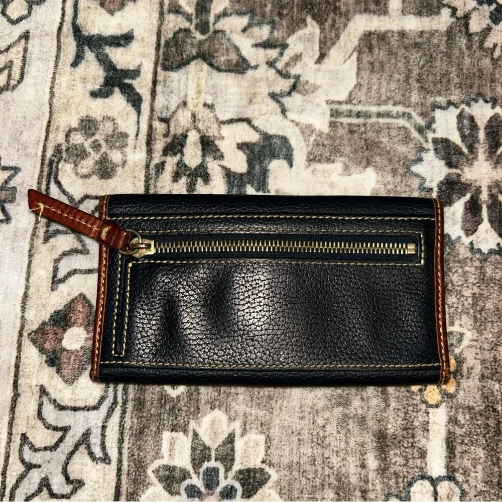 Dooney & Bourke 90s VTG  Black and Brown Leather Clutch - Picture 2 of 3